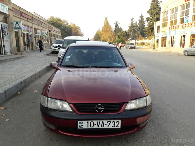 Opel Vectra 1995, 225,800 km - 2.0 l - Bərdə