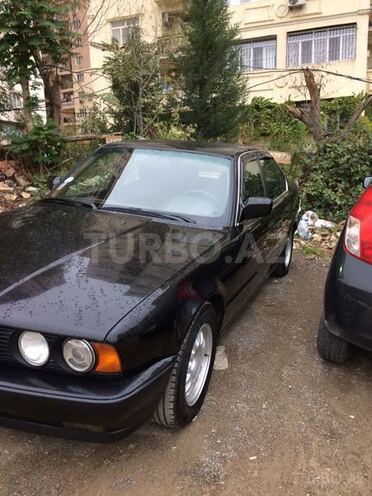 BMW 520 1992, 286,000 km - 2.0 l - Bakı