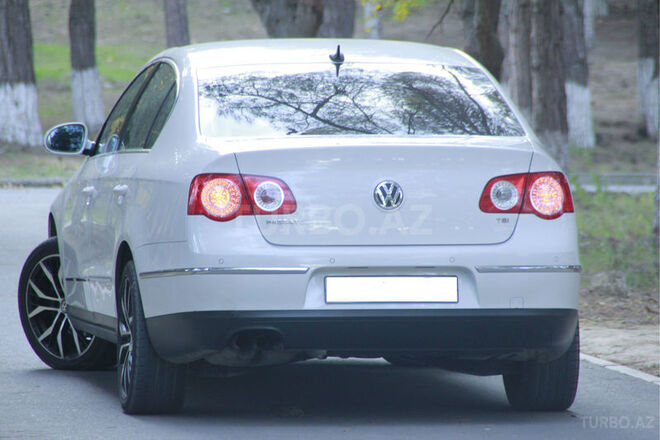 Volkswagen Passat 2010, 145,000 km - 1.8 л - Bakı