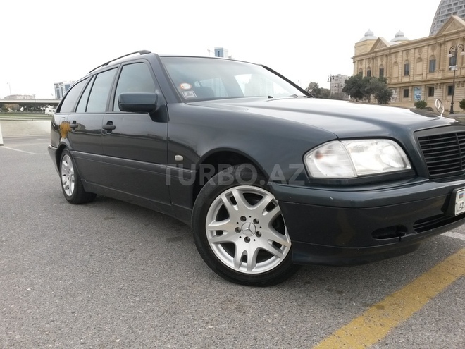 Mercedes C 220 1999, 280,000 km - 2.2 l - Bakı