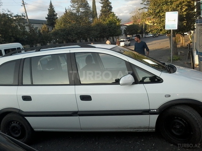 Opel Zafira 2000, 400,000 km - 0.2 l - Zaqatala