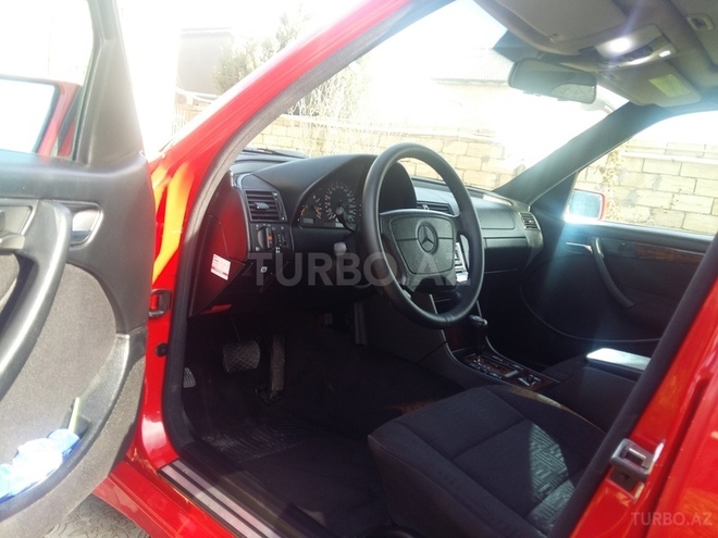 Mercedes C 240 1998, 133,000 km - 2.4 l - Bakı