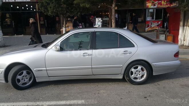 Mercedes E 220 2002, 228,888 km - 2.2 l - Sumqayıt