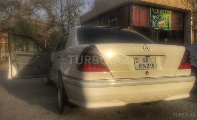 Mercedes C 230 1997, 140,000 km - 2.3 l - Sumqayıt
