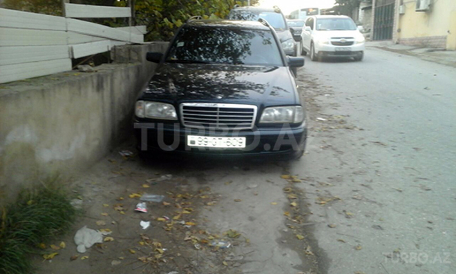 Mercedes C 220 1999, 285,000 km - 2.2 l - Bakı