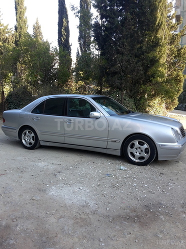 Mercedes E 320 2000, 302,000 km - 3.2 l - Bakı