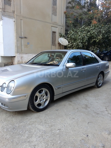 Mercedes E 320 2000, 302,000 km - 3.2 l - Bakı