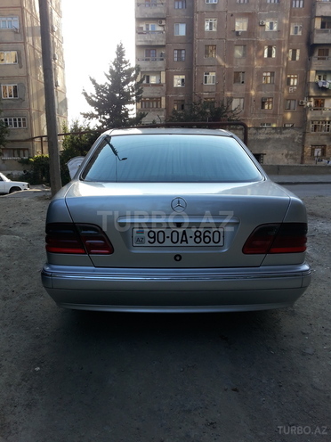 Mercedes E 320 2000, 302,000 km - 3.2 l - Bakı