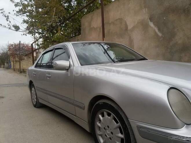 Mercedes E 220 2000, 291,000 km - 2.2 л - Bakı
