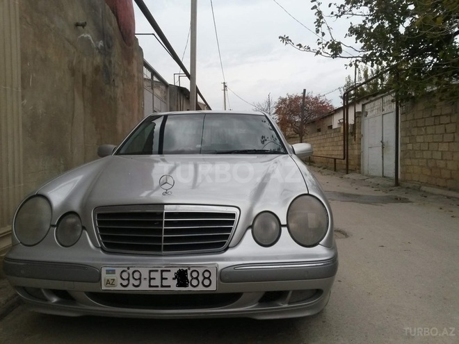 Mercedes E 220 2000, 291,000 km - 2.2 л - Bakı