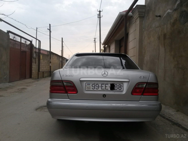 Mercedes E 220 2000, 291,000 km - 2.2 л - Bakı