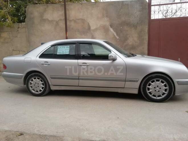 Mercedes E 220 2000, 291,000 km - 2.2 л - Bakı