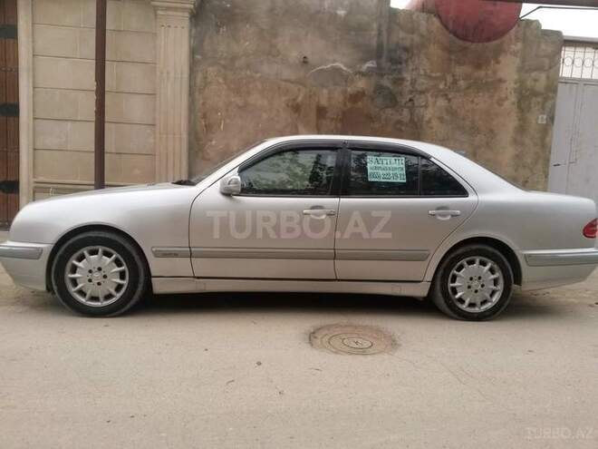 Mercedes E 220 2000, 291,000 km - 2.2 л - Bakı