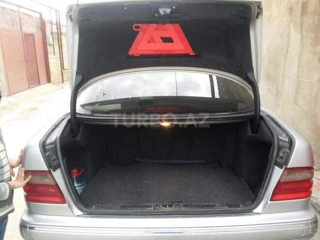 Mercedes E 220 2000, 291,000 km - 2.2 л - Bakı