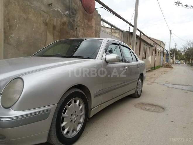 Mercedes E 220 2000, 291,000 km - 2.2 л - Bakı
