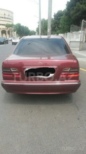 Mercedes E 220 2000, 41,421 km - 2.2 l - Sumqayıt