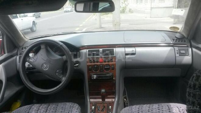 Mercedes E 220 2000, 41,421 km - 2.2 l - Sumqayıt