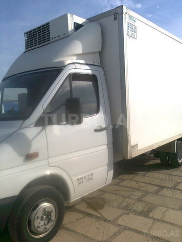 Mercedes Sprinter 413 2002, 320,000 km - 2.2 л - Bakı