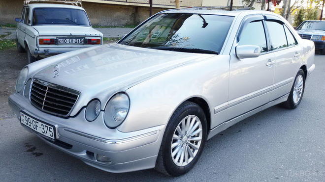 Mercedes E 270 2000, 268,000 km - 2.7 l - Bakı