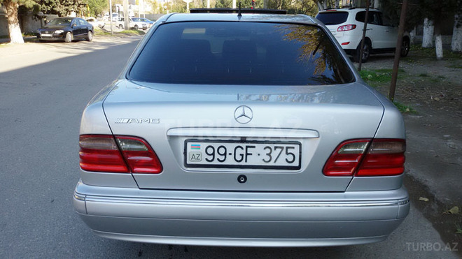Mercedes E 270 2000, 268,000 km - 2.7 l - Bakı