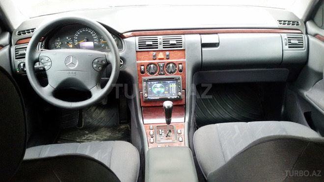 Mercedes E 270 2000, 268,000 km - 2.7 l - Bakı