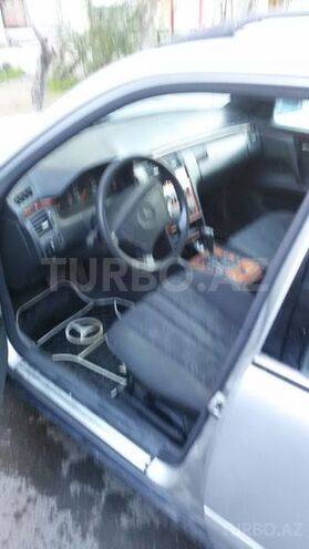 Mercedes E 230 1997, 300,000 km - 2.3 l - Bakı