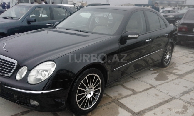Mercedes E 270 2002, 222,525 km - 2.7 л - Sumqayıt