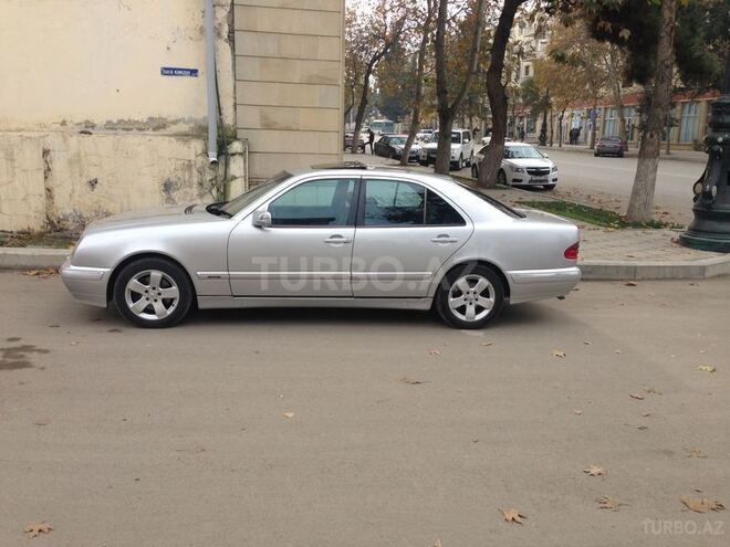 Mercedes E 240 2002, 233,555 km - 2.6 l - Bakı