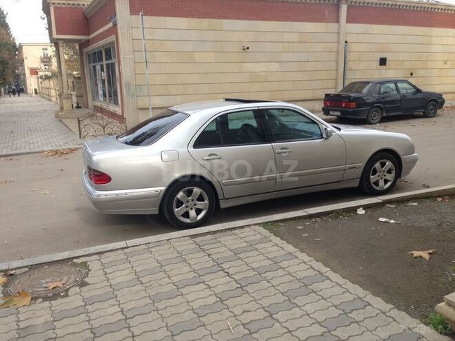 Mercedes E 240 2002, 233,555 km - 2.6 l - Bakı