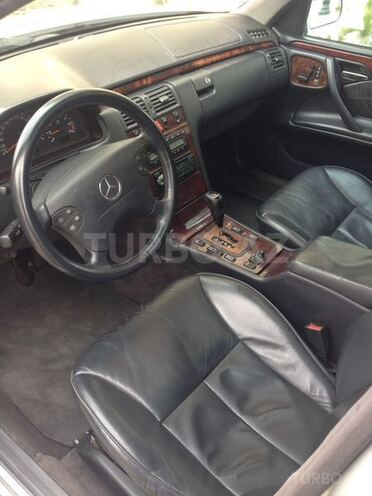 Mercedes E 240 2002, 233,555 km - 2.6 l - Bakı