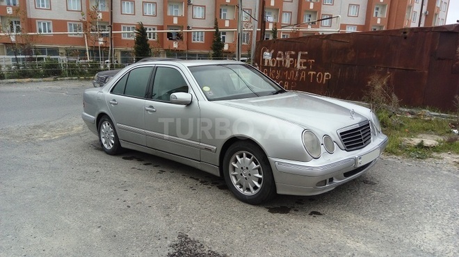 Mercedes E 240 1999, 313,000 km - 2.6 л - Bakı