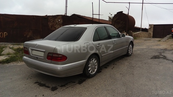 Mercedes E 240 1999, 313,000 km - 2.6 л - Bakı