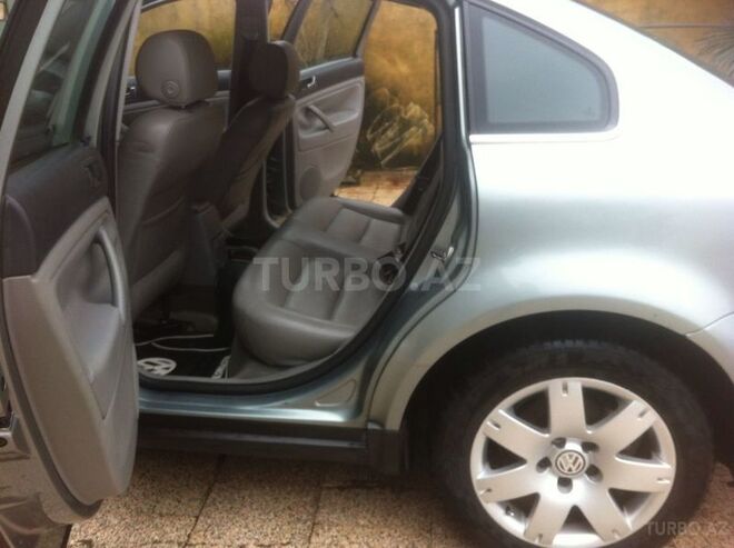 Volkswagen Passat 2004, 223,000 km - 1.8 l - Lənkəran