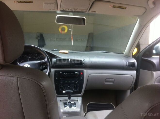 Volkswagen Passat 2004, 223,000 km - 1.8 l - Lənkəran