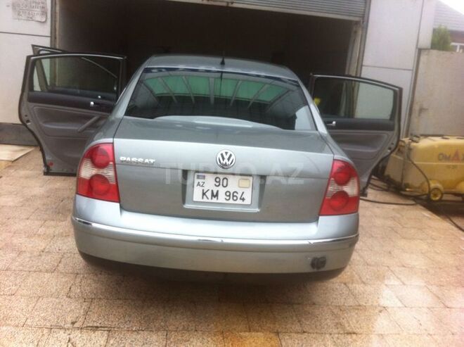 Volkswagen Passat 2004, 223,000 km - 1.8 l - Lənkəran