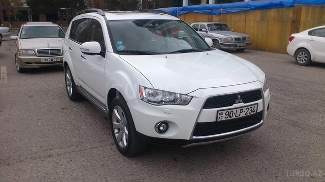 Mitsubishi Outlander 2011, 70,500 km - 3.0 л - Sumqayıt