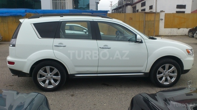 Mitsubishi Outlander 2011, 70,500 km - 3.0 л - Sumqayıt
