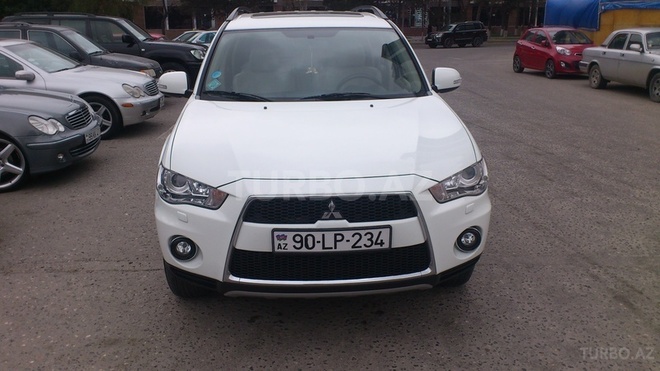 Mitsubishi Outlander 2011, 70,500 km - 3.0 л - Sumqayıt