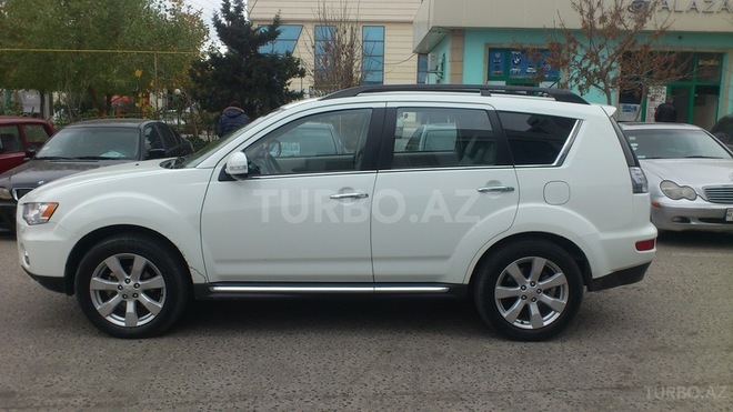 Mitsubishi Outlander 2011, 70,500 km - 3.0 л - Sumqayıt