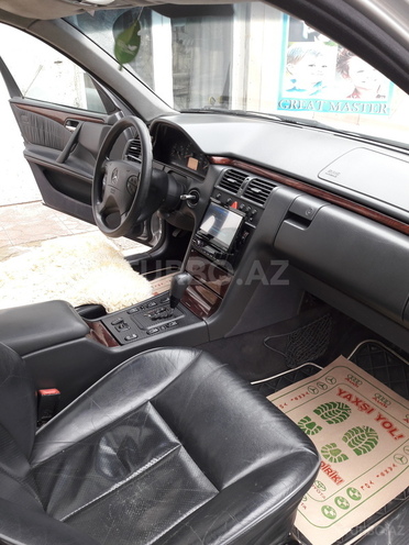 Mercedes E 200 2000, 273,000 km - 2.0 л - Bakı