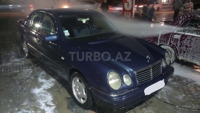 Mercedes E 230 1995, 330,000 km - 2.3 л - Bakı