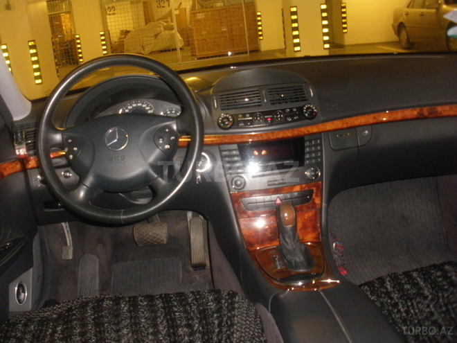Mercedes E 240 2004, 20,000 km - 2.6 l - Bakı
