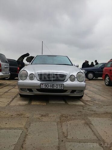 Mercedes E 320 2001, 220,000 km - 3.2 l - Bakı
