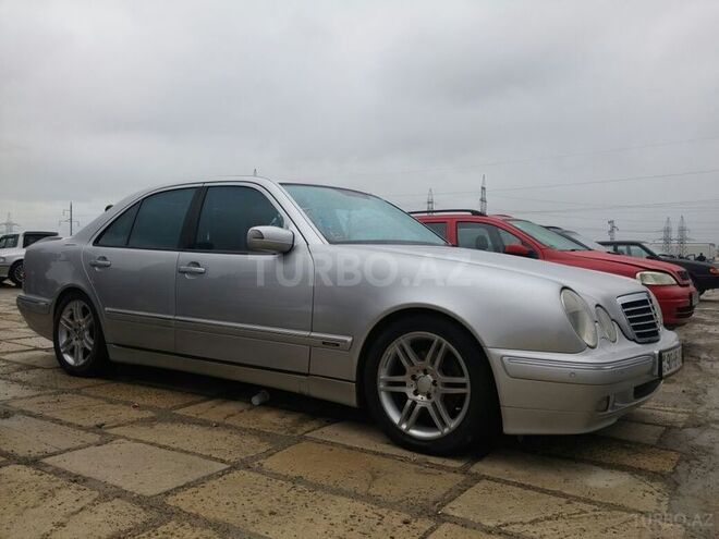 Mercedes E 320 2001, 220,000 km - 3.2 l - Bakı