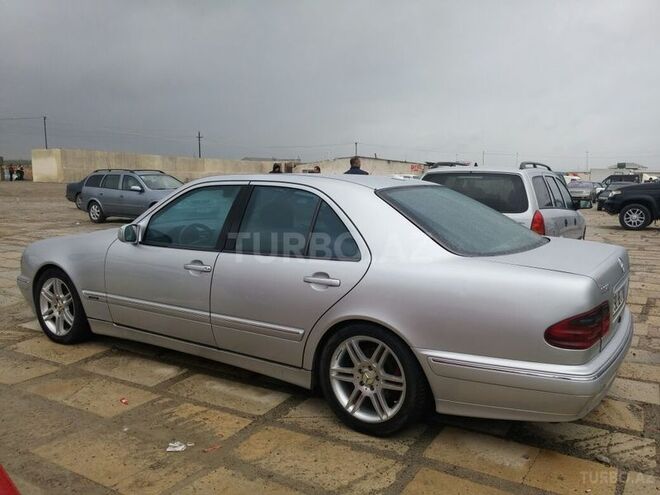 Mercedes E 320 2001, 220,000 km - 3.2 l - Bakı