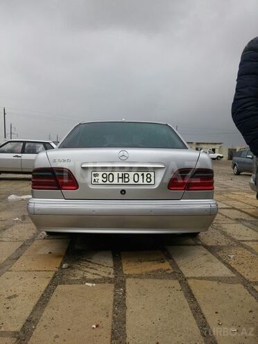 Mercedes E 320 2001, 220,000 km - 3.2 l - Bakı