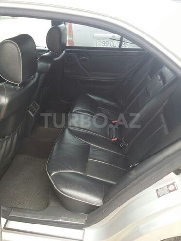 Mercedes E 320 2001, 220,000 km - 3.2 l - Bakı