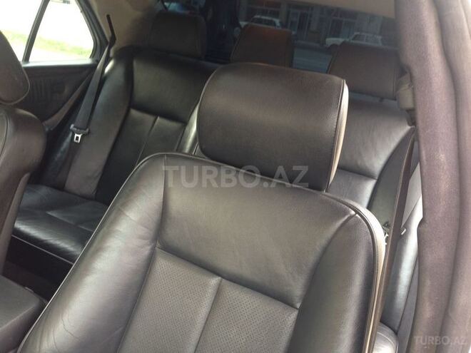 Mercedes E 240 2002, 233,555 km - 2.6 l - Bakı