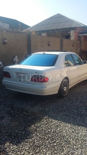Mercedes E 320 2001, 129,000 km - 3.2 l - Bakı