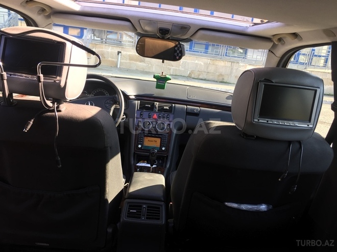 Mercedes E 220 2000, 297,000 km - 2.2 l - Bakı